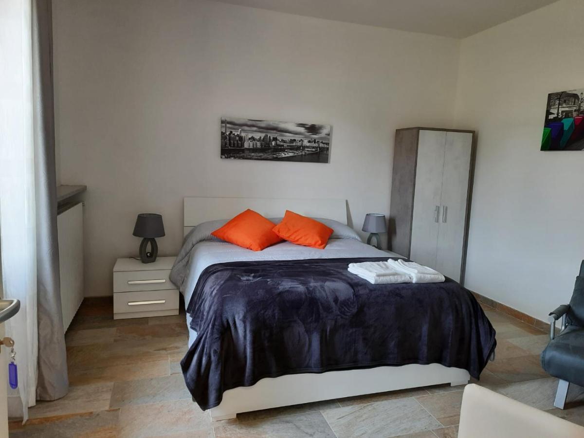 Nautica Tarello - Casa Ena Beb Bed and Breakfast Viverone Εξωτερικό φωτογραφία