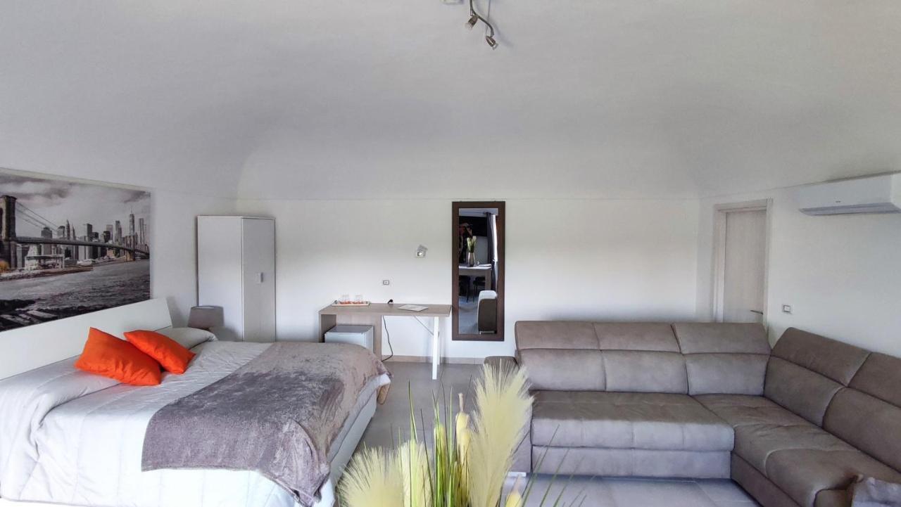 Nautica Tarello - Casa Ena Beb Bed and Breakfast Viverone Εξωτερικό φωτογραφία